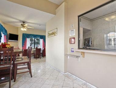 Travelodge By Wyndham Lynwood Exterior photo