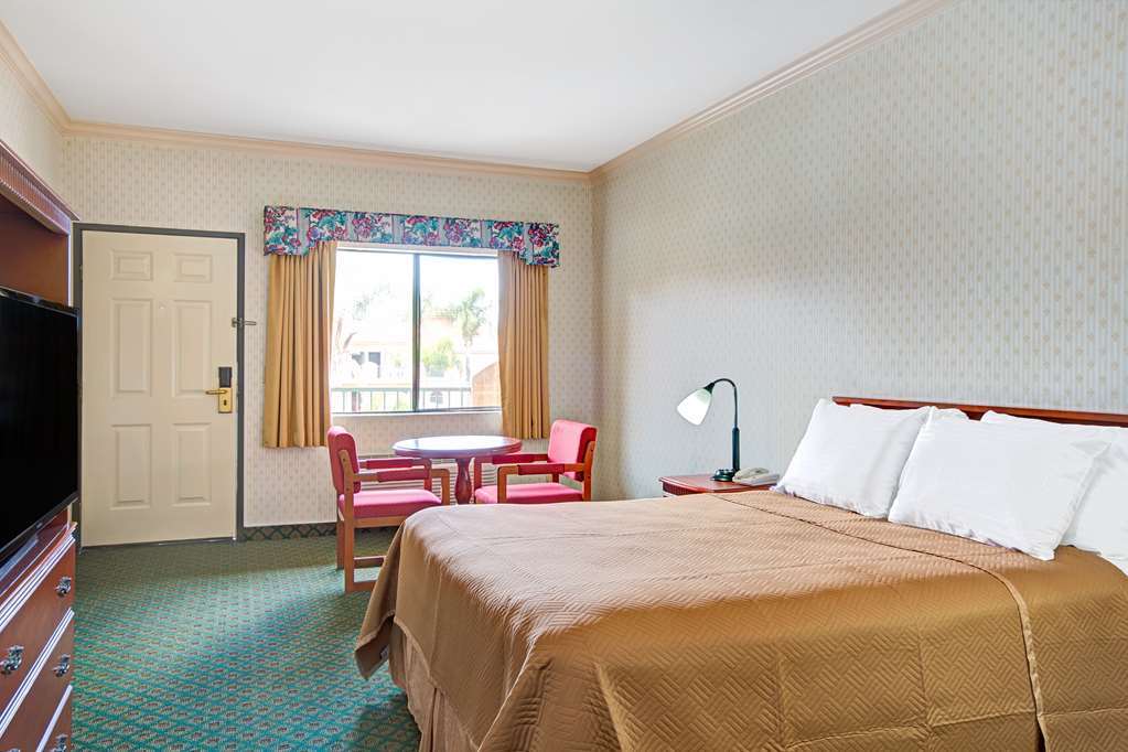 Travelodge By Wyndham Lynwood Room photo